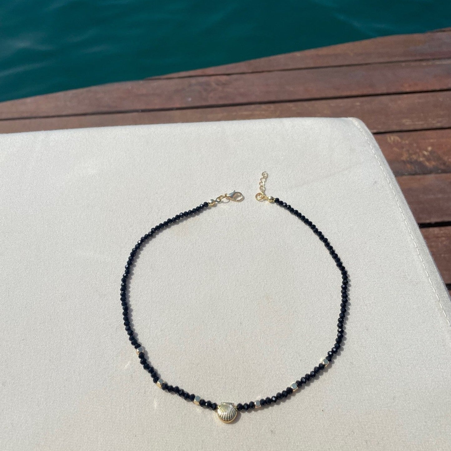 Bodrum bead shell necklace - Black laying down