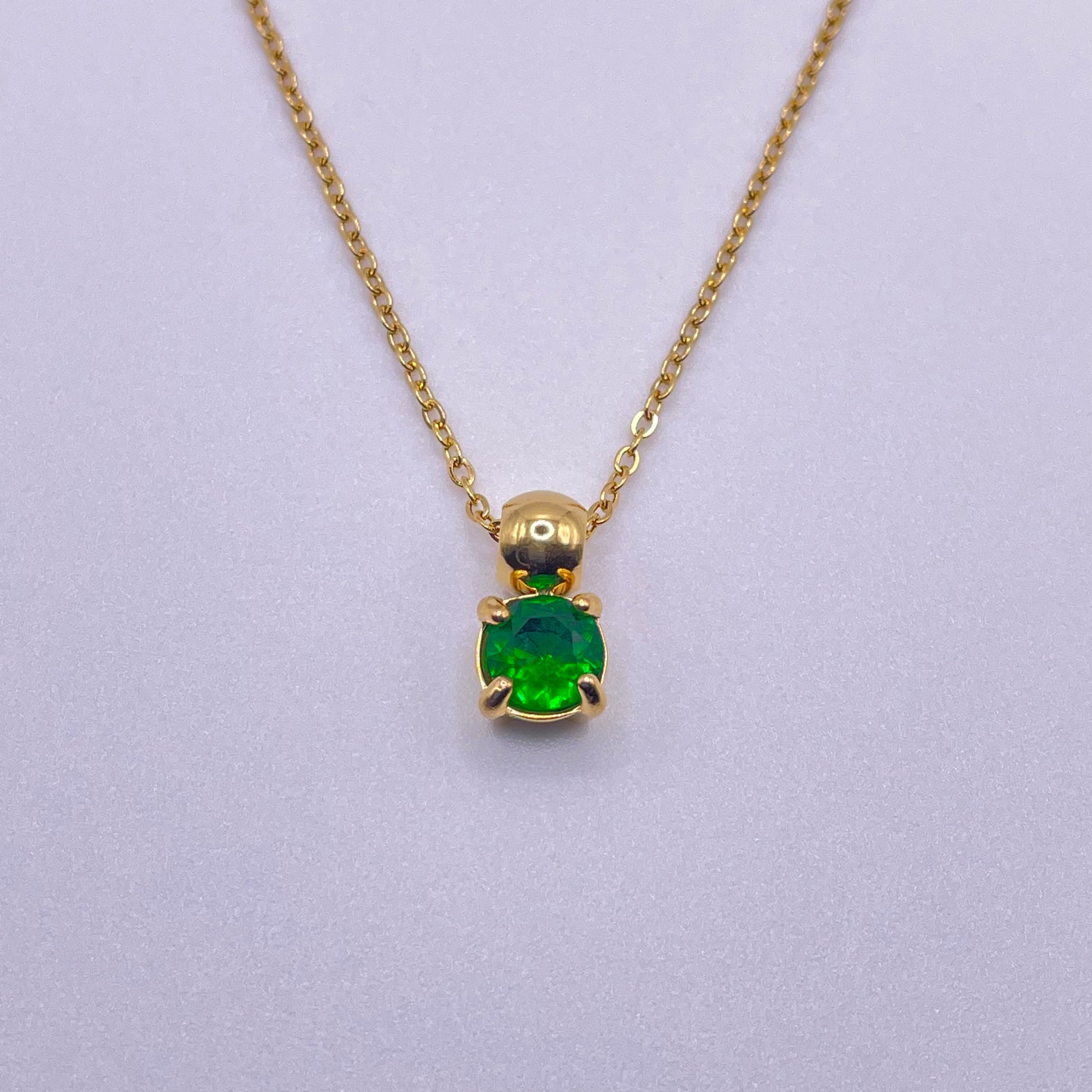 18K zircon pendant necklace - Emerald from above