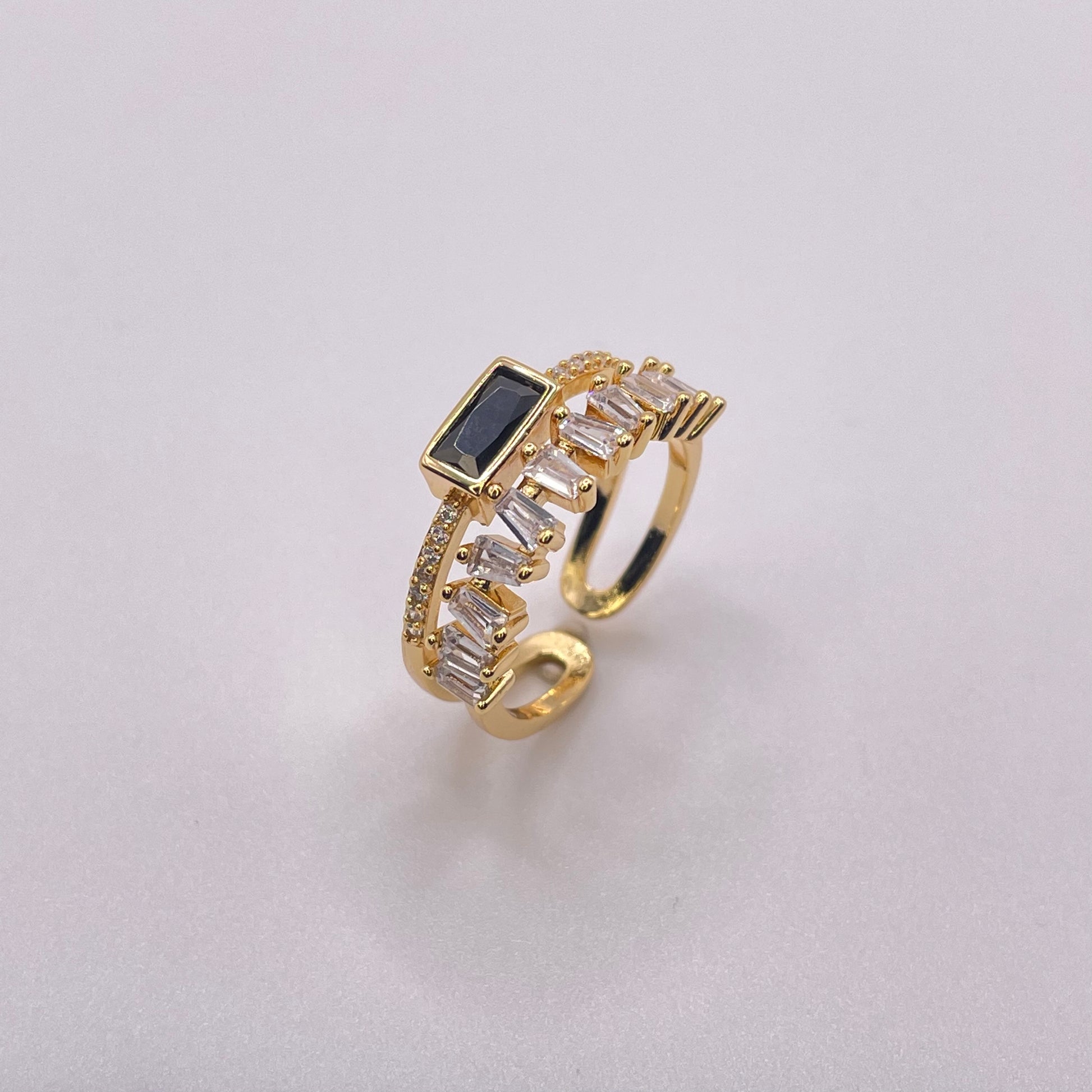 Baguette cut double gold ring - Jet black side view