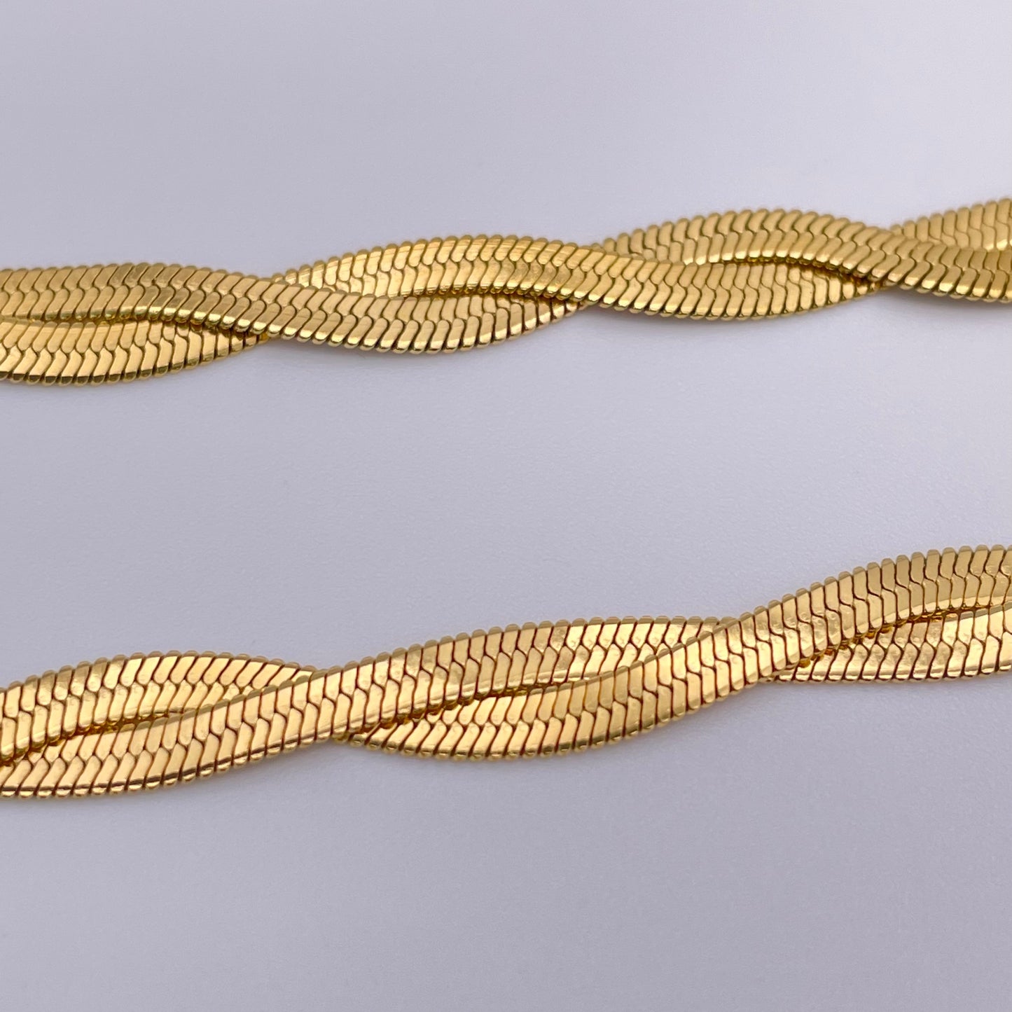 18K braided double herringbone necklace - Gold close up