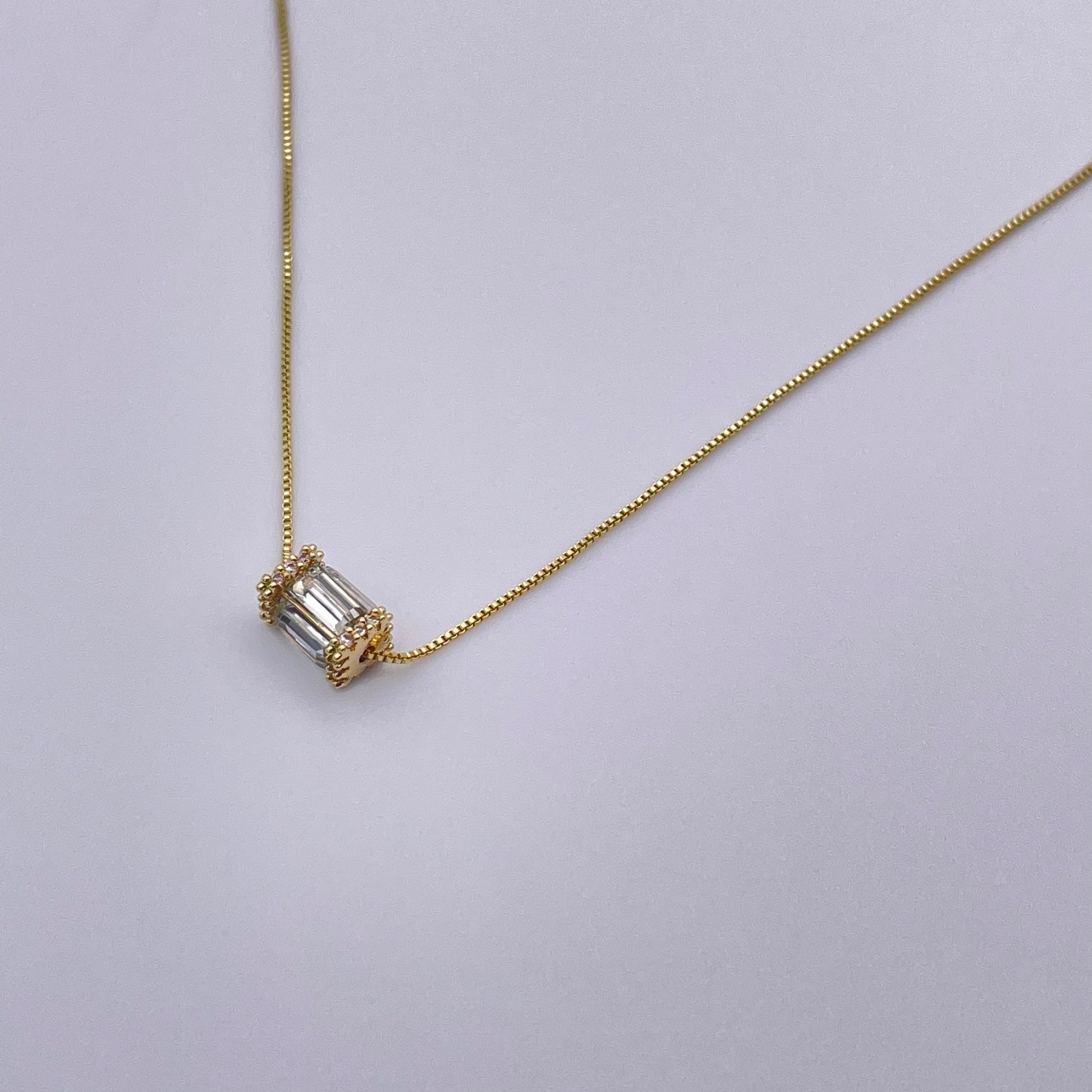 Geometric zircon chest necklace - Gold side view