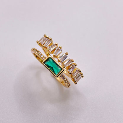 Baguette cut double gold ring - Emerald from above