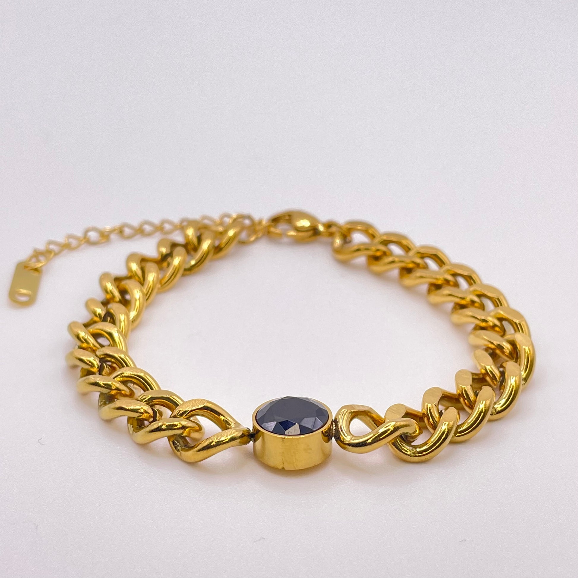 Chunky miami cuban bracelet - Gold front view