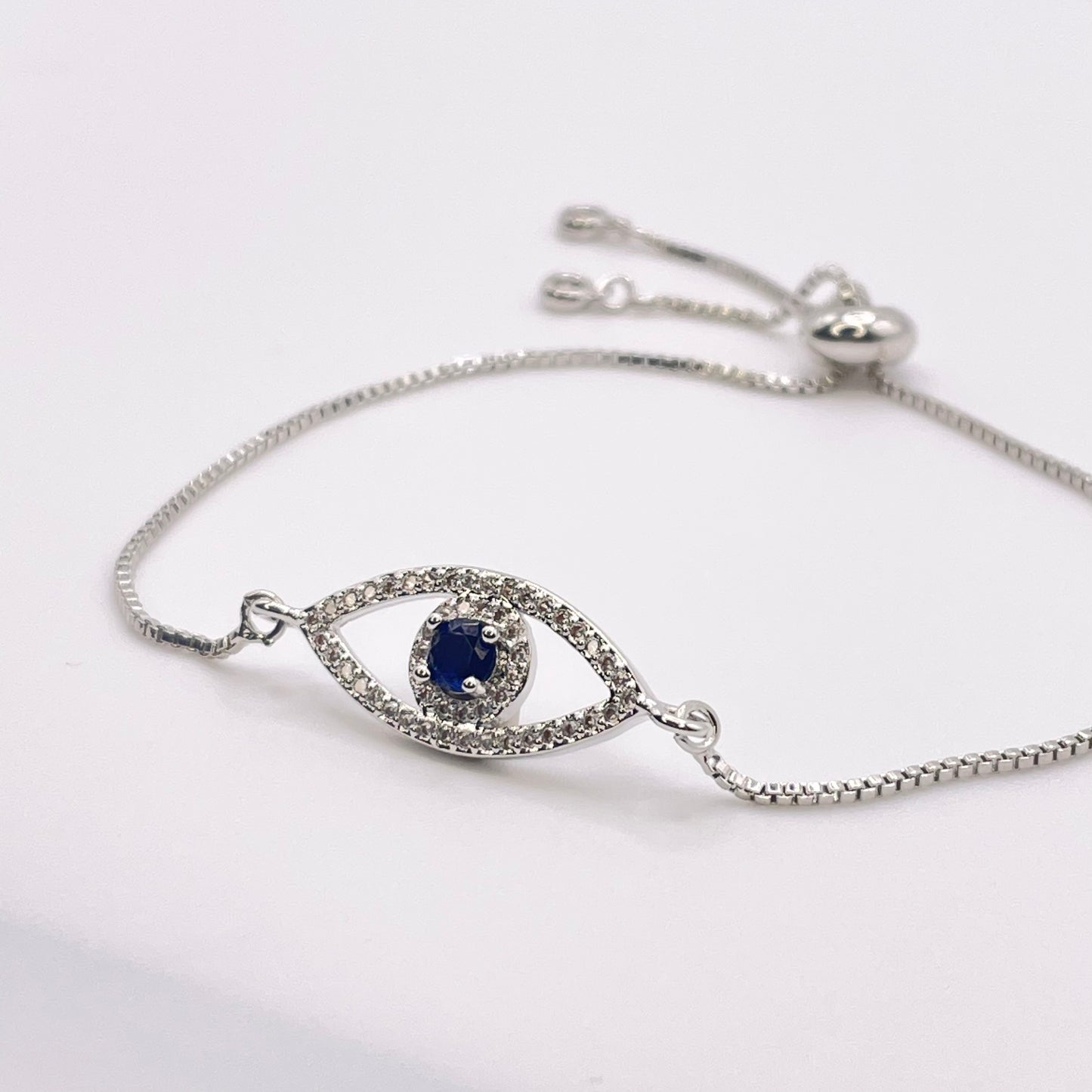 Evil eye bracelet - Silver side view